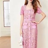 Robe en dentelle rose mi-longue