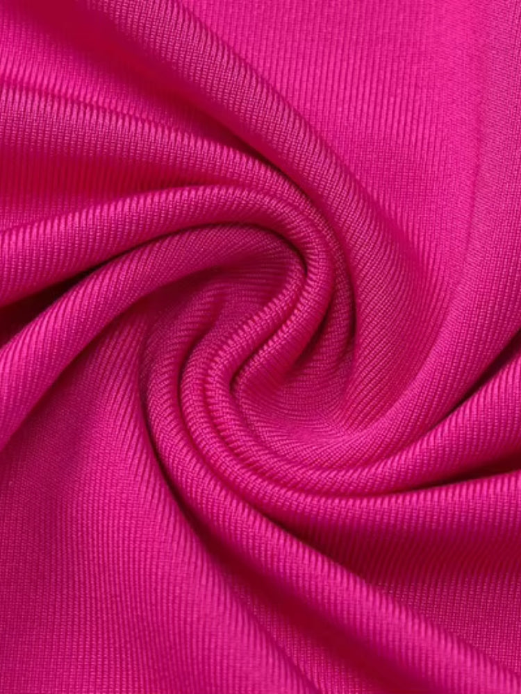 Tissu d'une robe rose longue de soirée